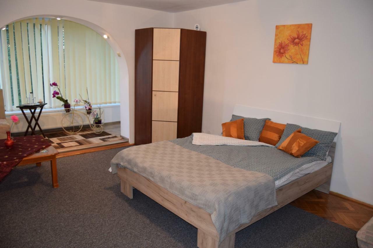 Central Appartment St'S Martin Church Braşov Exterior foto