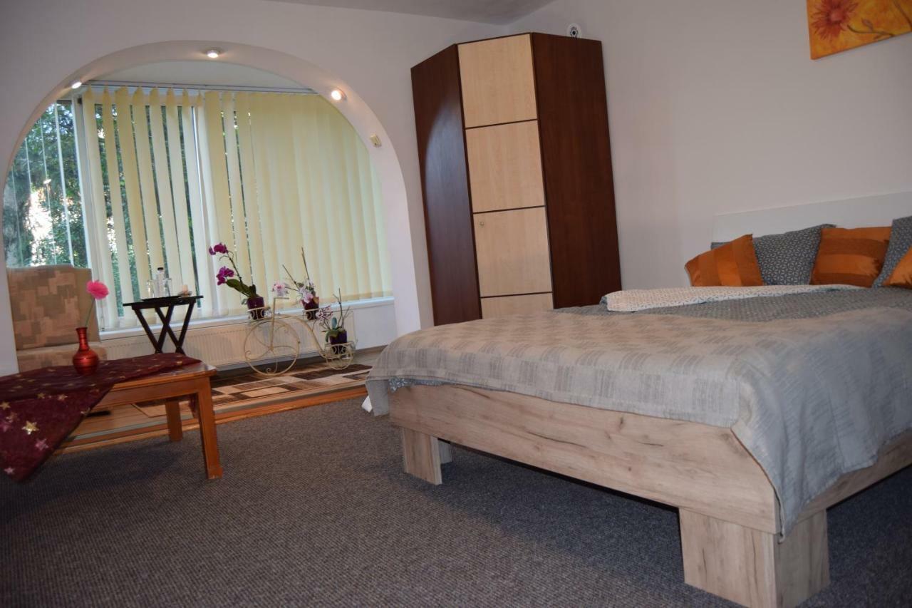 Central Appartment St'S Martin Church Braşov Exterior foto