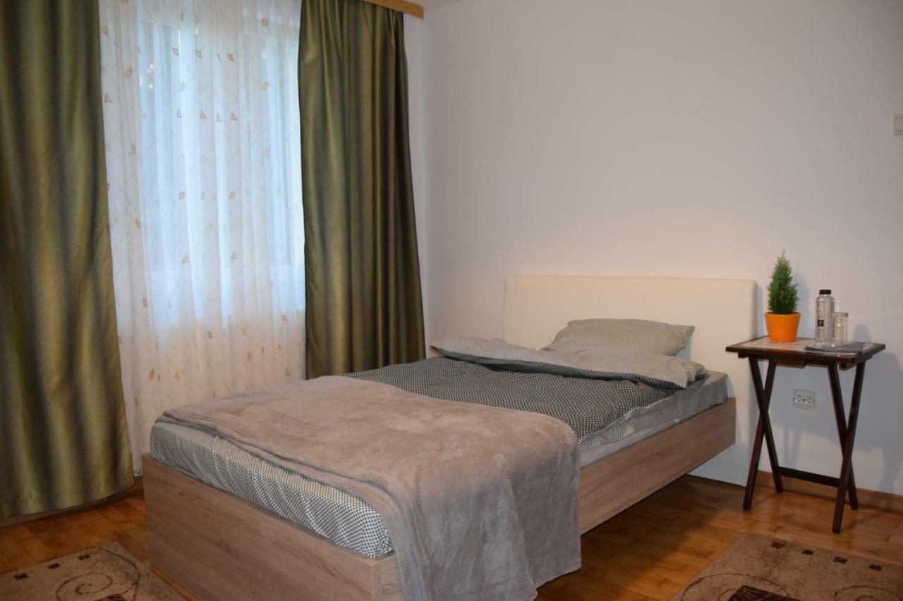 Central Appartment St'S Martin Church Braşov Exterior foto